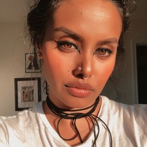 Meet your Posher, Shrina